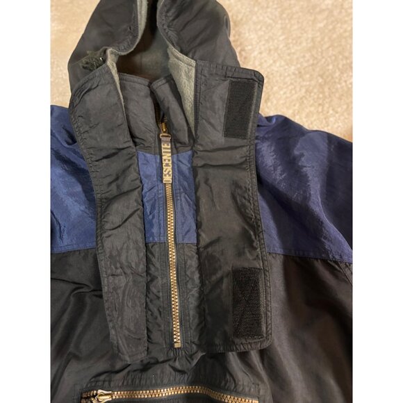 Descente Pullover Hooded Jacket With Zippered Pockets & Adjustable Hem size 3 - Picture 14 of 16